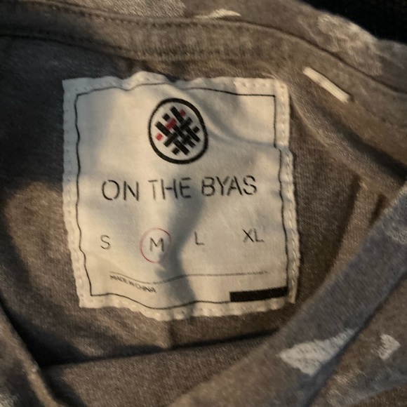 Gray floral pocket tshirt - Picture 2 of 2